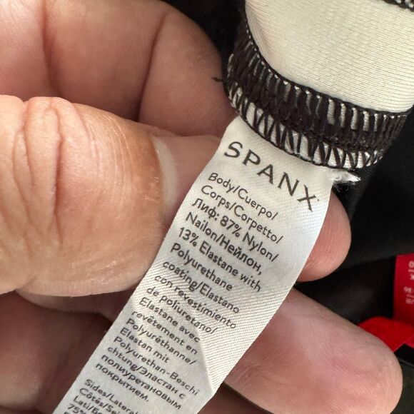 Spanx Coated Racing Stripe Leggings. Size Small. - Picture 8 of 10